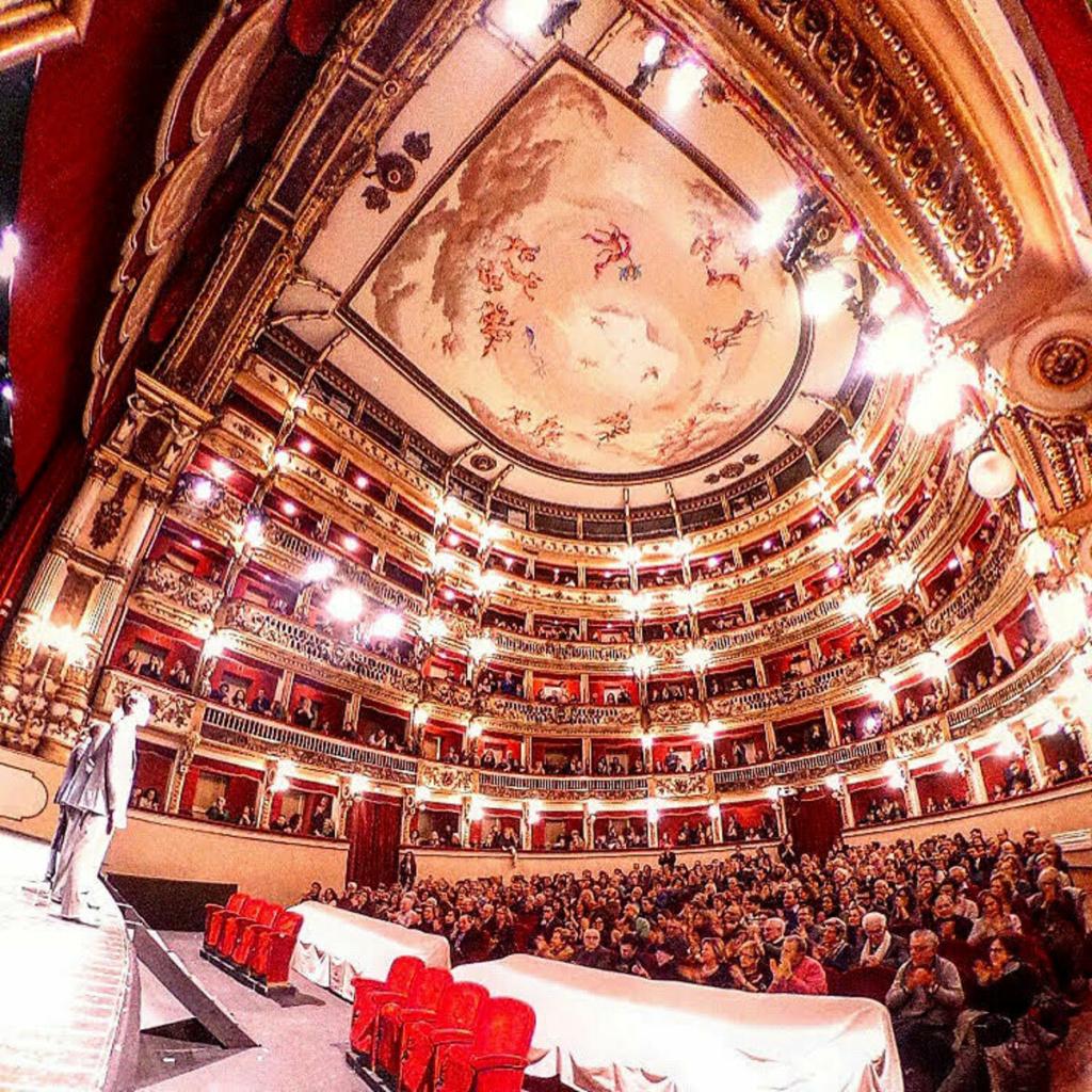 Interni teatro Bellini
